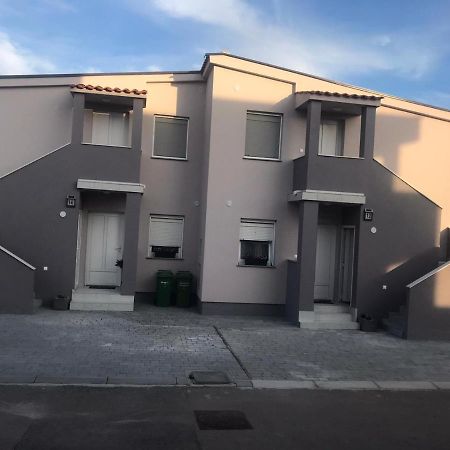 Petra Vir Exterior foto