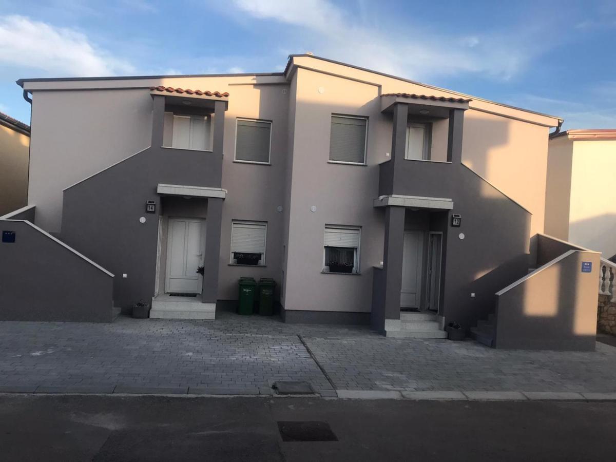 Petra Vir Exterior foto