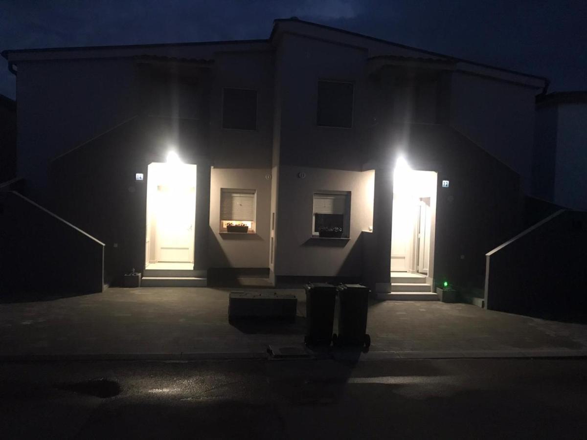 Petra Vir Exterior foto