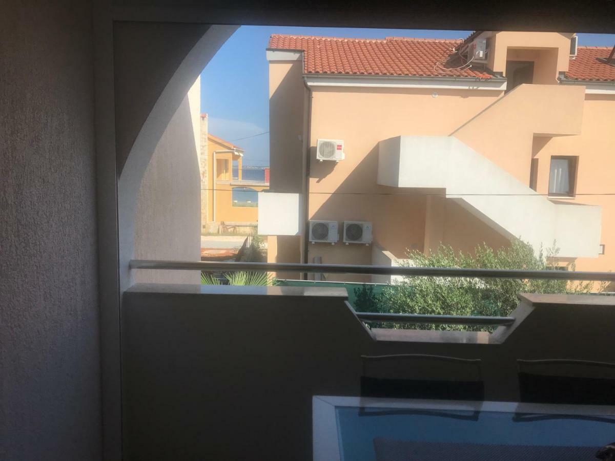Petra Vir Exterior foto